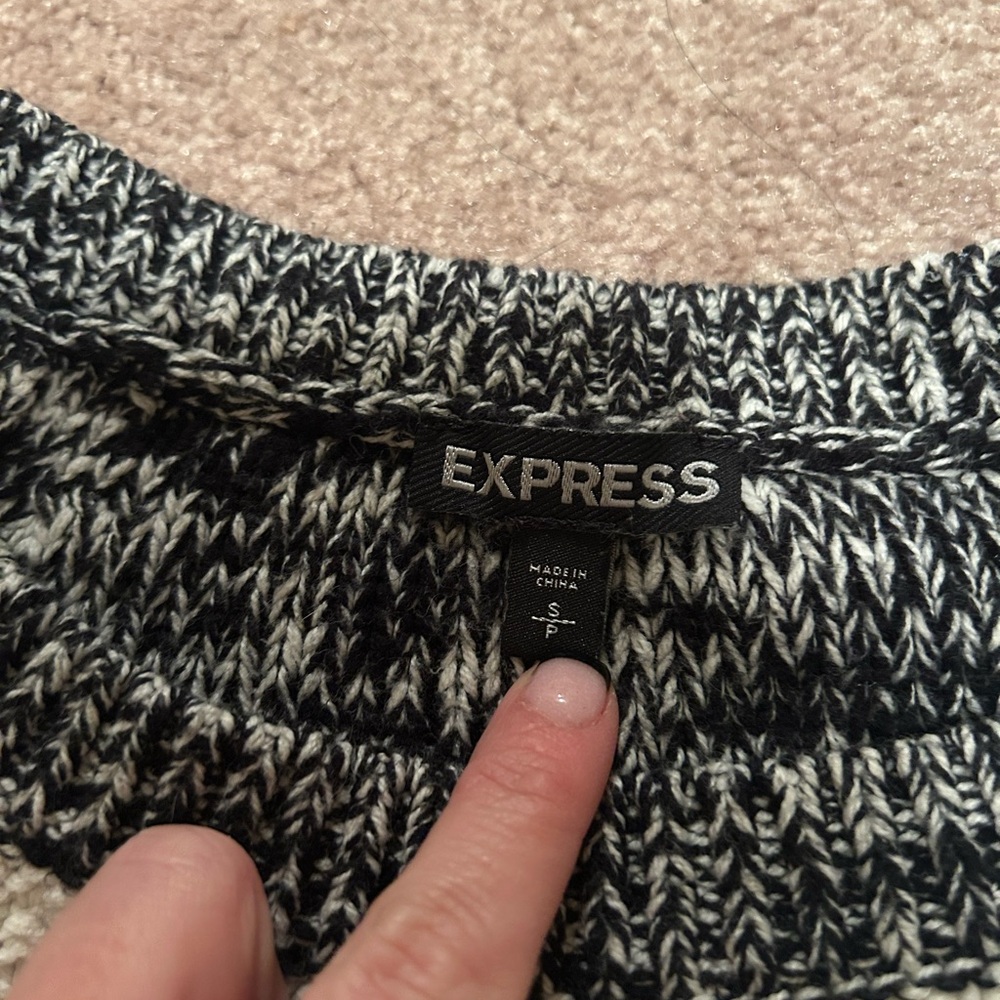 Express Cropped Sweater - Picture 2 of 3